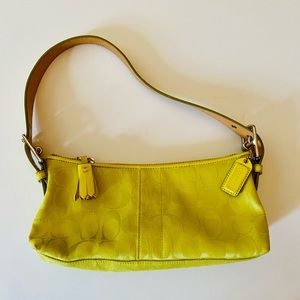 Authentic COACH Signature Baguette No L045-6371